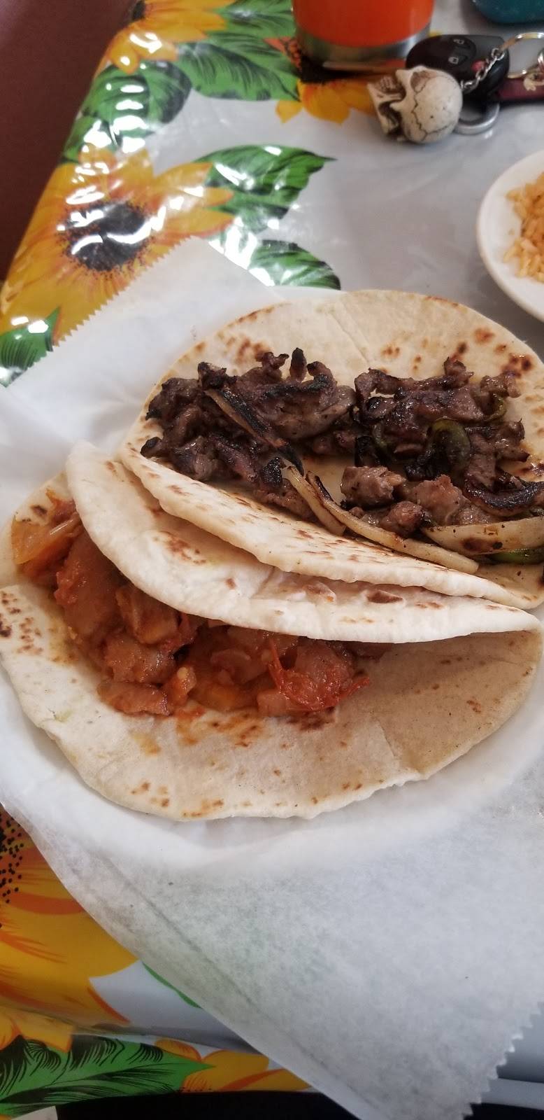 Jesucitas Cafe | restaurant | 809 Commercial Ave, San Antonio, TX 78211, USA | 2103364286 OR +1 210-336-4286