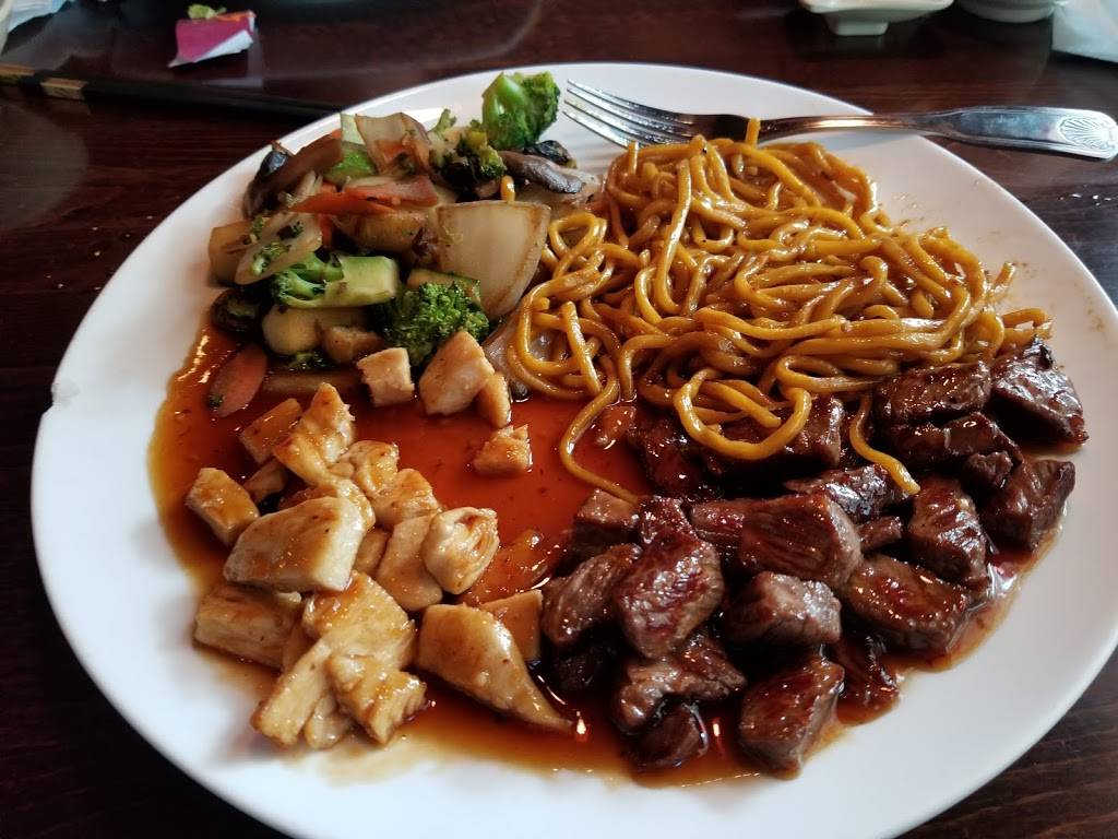 Fujiyama Japanese Steakhouse | restaurant | 3000 W Deyoung St #156, Marion, IL 62959, USA | 6189939686 OR +1 618-993-9686