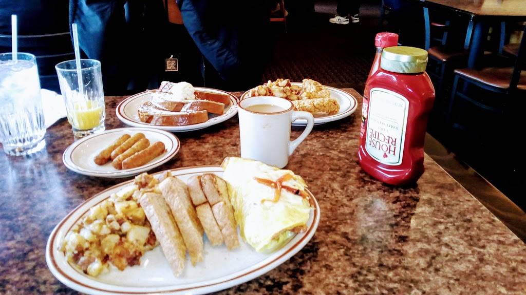 Brigs at the Village Restaurant | restaurant | 1040 Tryon Village Dr, Cary, NC 27518, USA | 9198592151 OR +1 919-859-2151