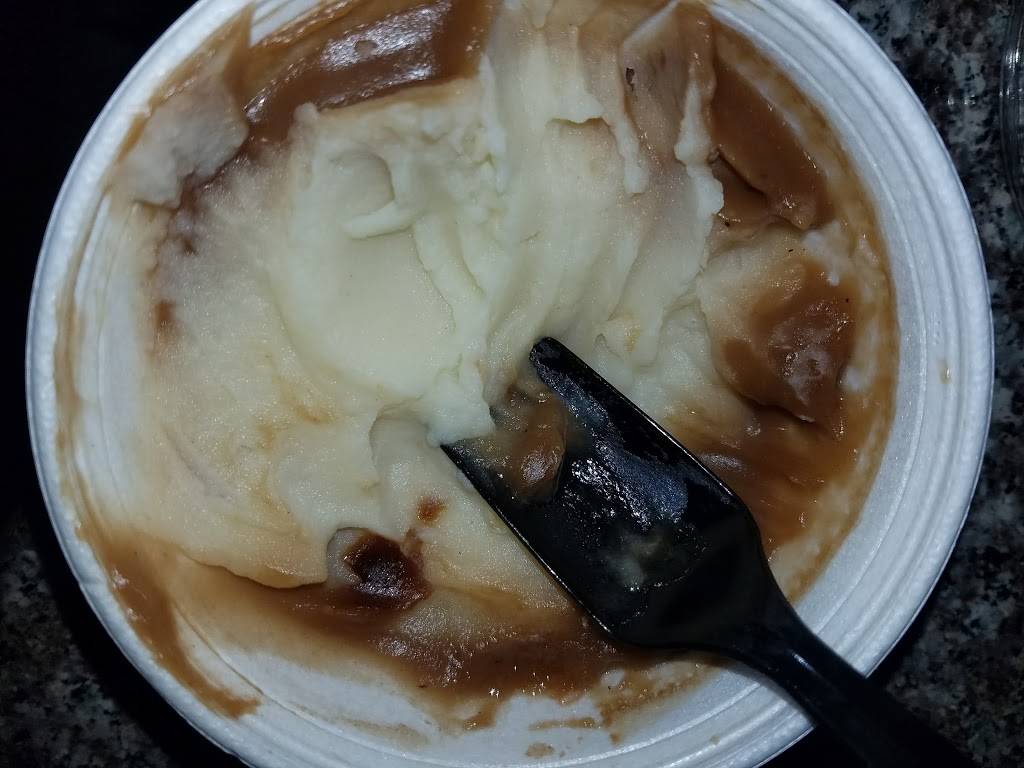 KFC | restaurant | 31257 Riverside Dr, Lake Elsinore, CA 92530, USA | 9516743300 OR +1 951-674-3300