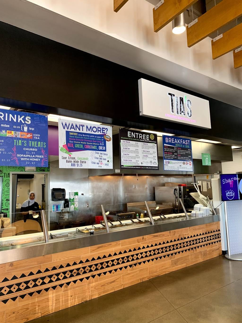 Tias Authentic Mexican Eats | restaurant | 7680 Peña Blvd, Denver, CO 80249, USA | 3033634832 OR +1 303-363-4832