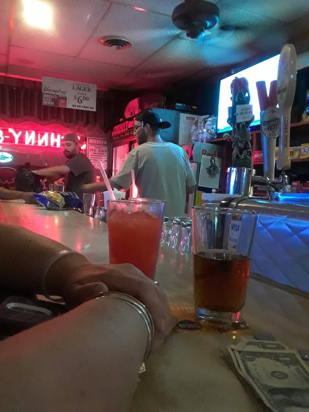 Johnny n Hon’s Grill | restaurant | 2546 Kutztown Rd, Reading, PA 19605, USA | 6109212700 OR +1 610-921-2700