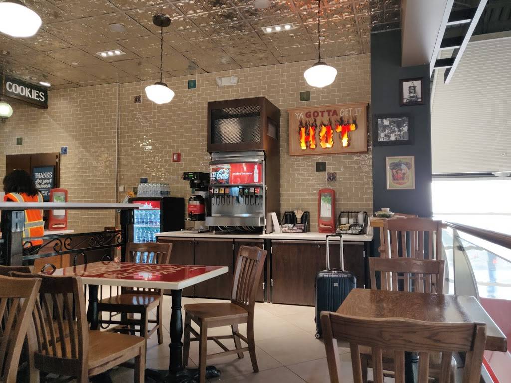 Potbelly Sandwich Shop | restaurant | Near Gate B2, McNamara Terminal, Worldgateway Pl, Detroit, MI 48242, USA | 7349413488 OR +1 734-941-3488