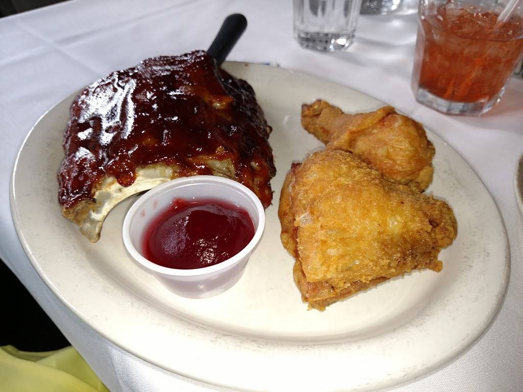 Club Oasis | restaurant | 11345 WI-21, Sparta, WI 54656, USA | 6082692644 OR +1 608-269-2644