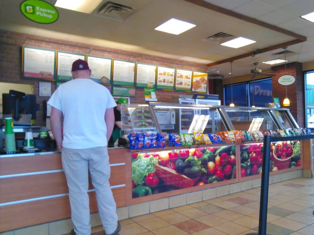 Subway | restaurant | 4601 US-31, Calera, AL 35040, USA | 2056686459 OR +1 205-668-6459
