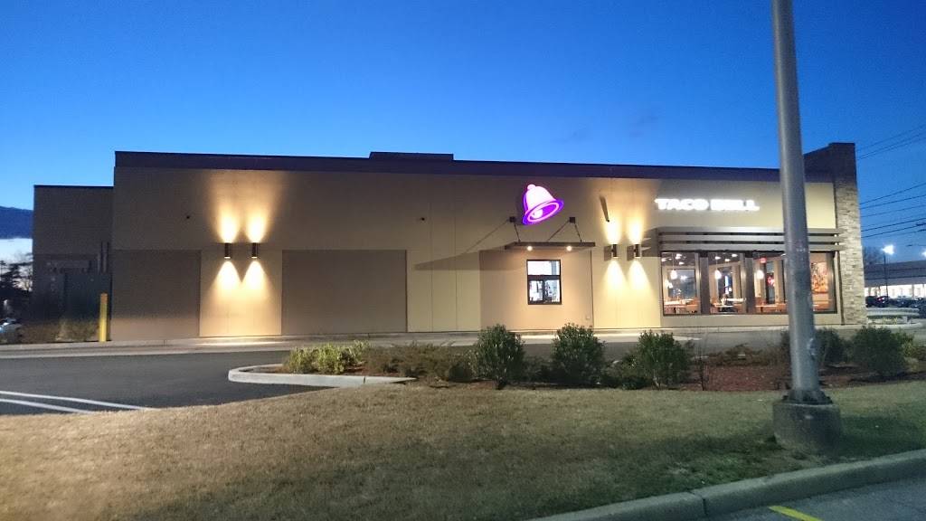 Taco Bell | meal takeaway | 3946 Hempstead Turnpike, Levittown, NY 11756, USA | 5167350997 OR +1 516-735-0997
