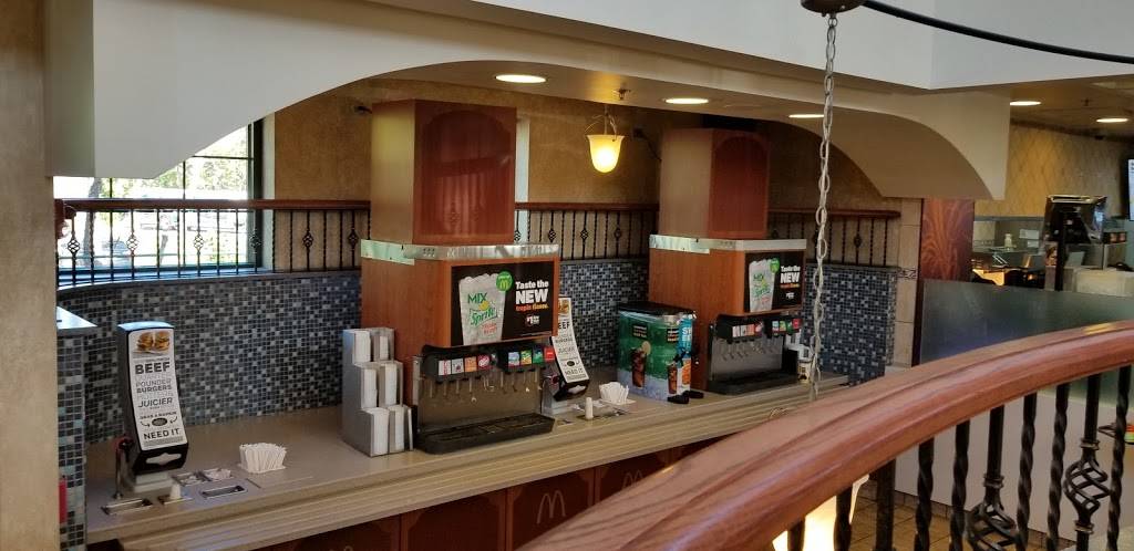 McDonalds | cafe | 935 N York Rd, Hinsdale, IL 60521, USA | 6306542481 OR +1 630-654-2481