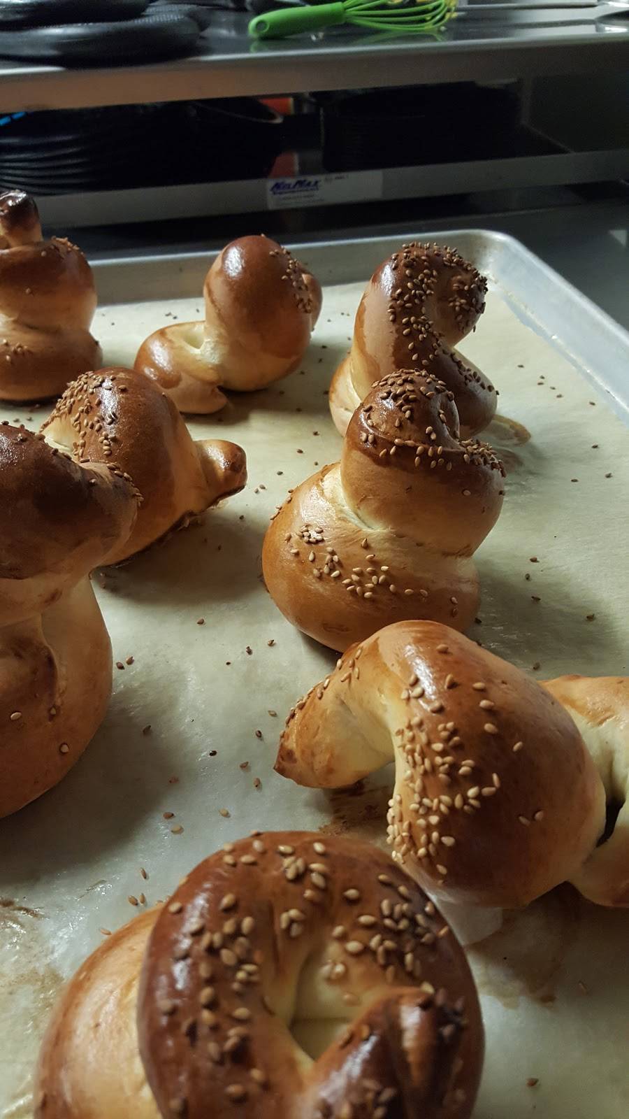 Upper Crust | restaurant | 3740 Overseas Hwy, Marathon, FL 33050, USA | 3057437100 OR +1 305-743-7100