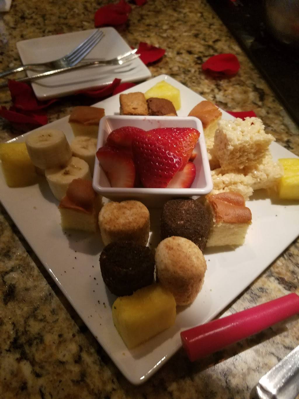 The Melting Pot | restaurant | 453 Miamisburg Centerville Rd, Dayton, OH 45459, USA | 9375678888 OR +1 937-567-8888