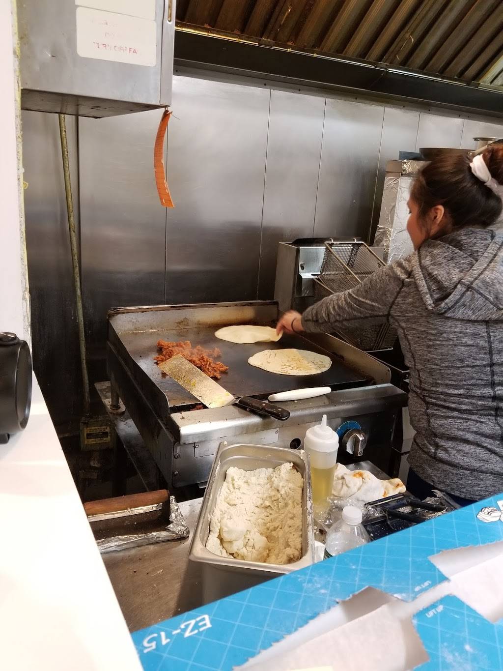 Carolinas Mexican Food | restaurant | 301 Fayette St, Perth Amboy, NJ 08861, USA | 7327098112 OR +1 732-709-8112