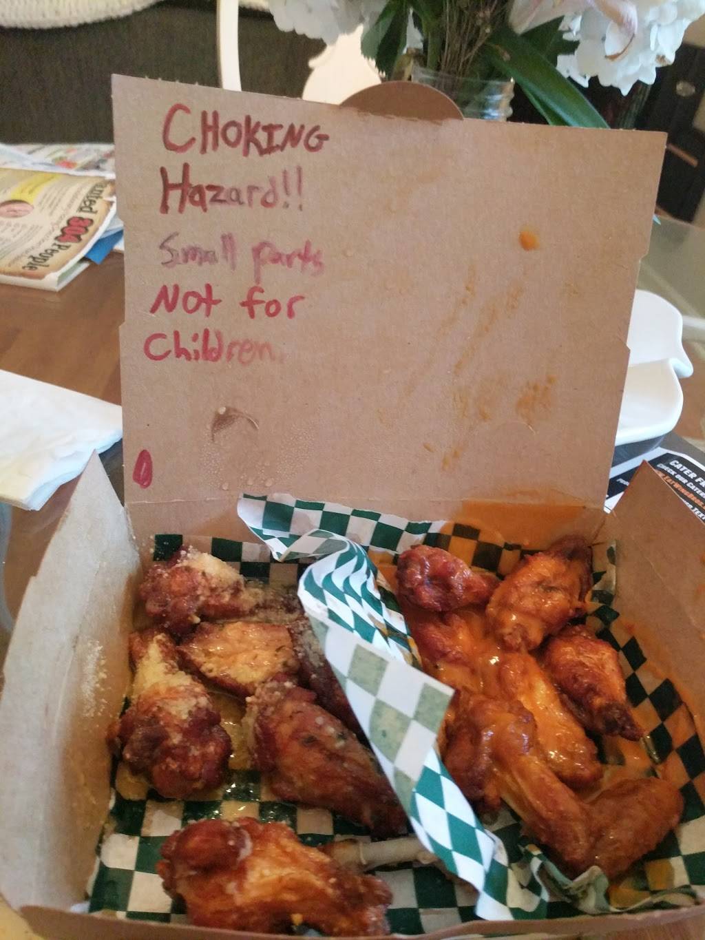 Wing Bros. | restaurant | 621 E Roosevelt Rd, Lombard, IL 60148, USA | 6306561390 OR +1 630-656-1390