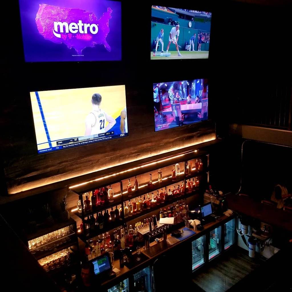 VIllage Pub | restaurant | 206 N Walnut St, Bloomington, IN 47404, USA | 8126682085 OR +1 812-668-2085