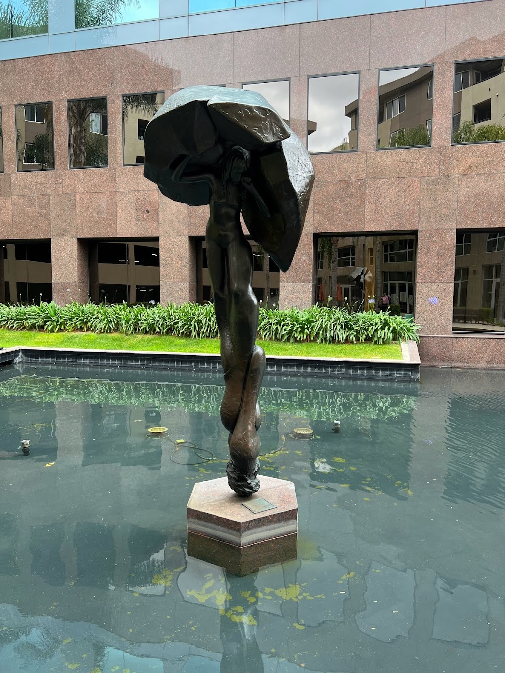 Olen Pointe Brea Leasing Office | restaurant | 555 Pointe Dr, Brea, CA 92821, USA | 7142551313 OR +1 714-255-1313