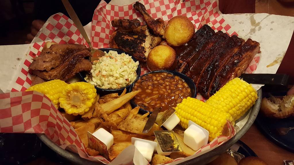 Famous Daves Bar-B-Que | restaurant | 4390 Blue Diamond Rd, Las Vegas, NV 89139, USA | 7026337427 OR +1 702-633-7427