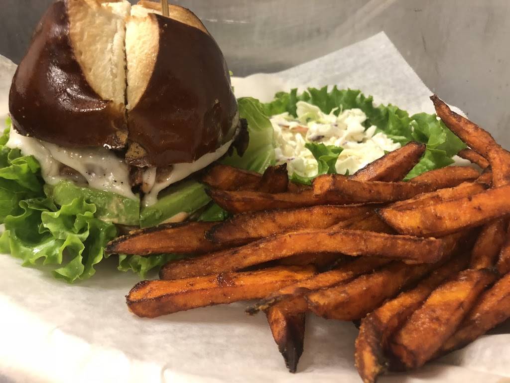 Burgerama Gourmet Burgers | restaurant | 5424 Laurel Canyon Blvd, Valley Village, CA 91607, USA | 8188213460 OR +1 818-821-3460