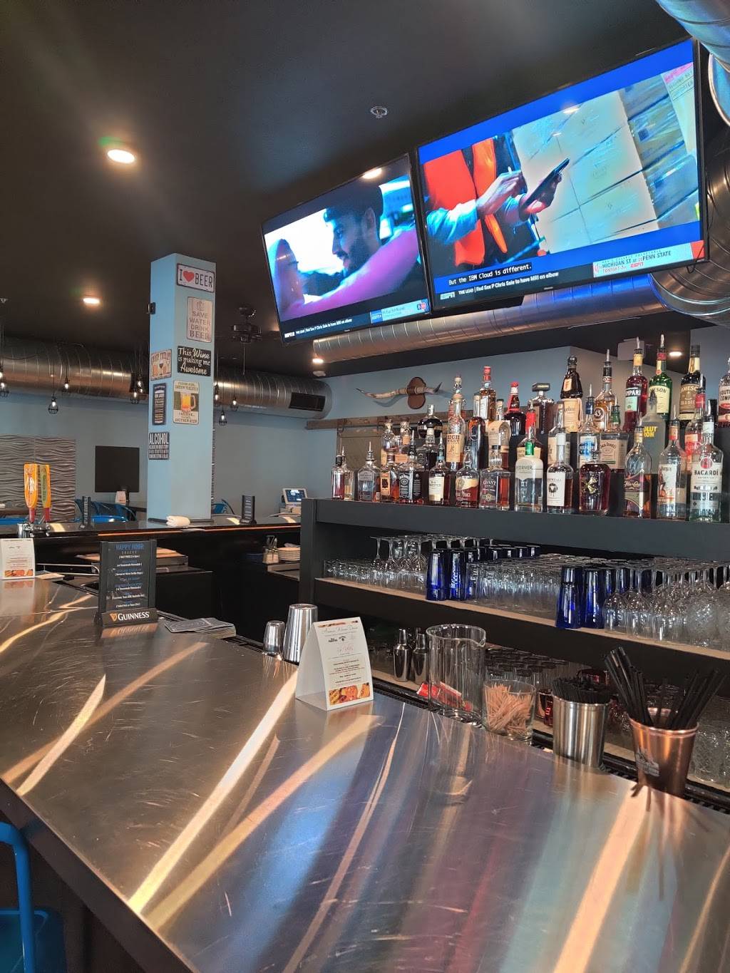 bluAqua Restrobar | restaurant | 930 Elm St, Manchester, NH 03101, USA | 6038363970 OR +1 603-836-3970