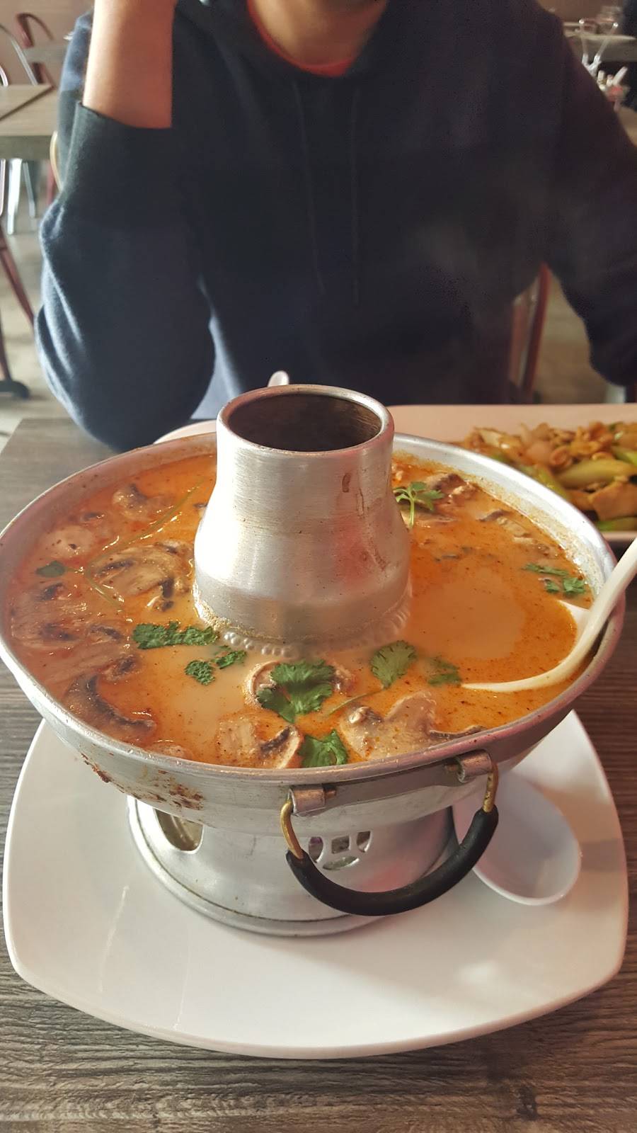 Jaruwan | restaurant | 9825 Long Beach Blvd, South Gate, CA 90280, USA | 3232496963 OR +1 323-249-6963