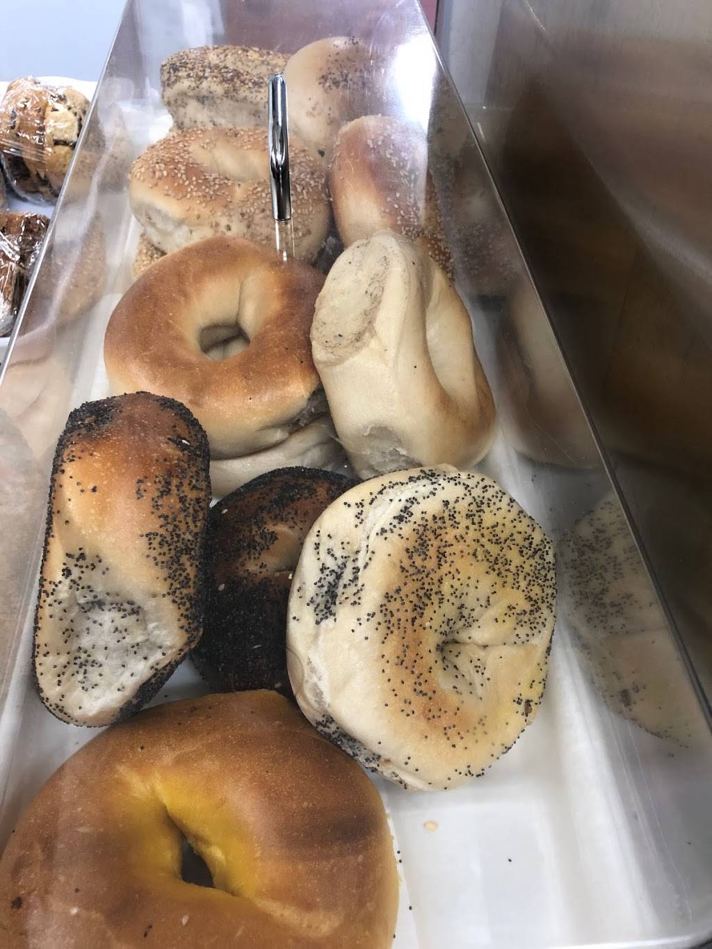 Bergen Deli | restaurant | 605 Bergen Ave, West Babylon, NY 11704, USA | 6315397373 OR +1 631-539-7373