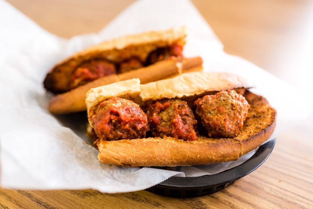 Pasquales Pizzeria | restaurant | 100 Bettis Rd, Dravosburg, PA 15034, USA | 4128966730 OR +1 412-896-6730