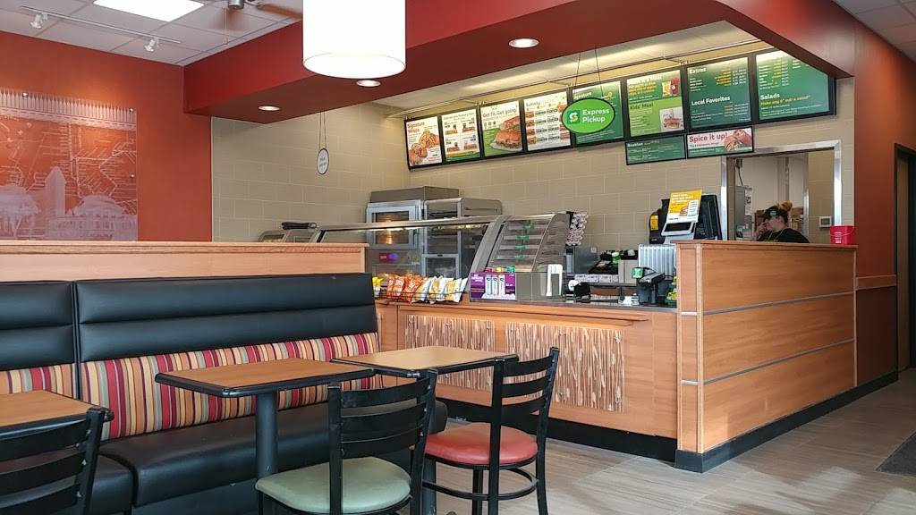 Subway | meal takeaway | 8801 Johnson Dr, Merriam, KS 66102, USA | 9137227827 OR +1 913-722-7827