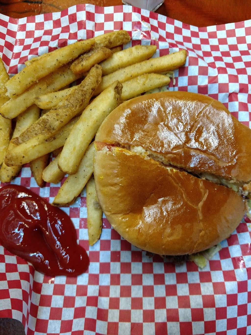 Grumpys | restaurant | 425 S McCleskey St #544, Boaz, AL 35957, USA | 2565930599 OR +1 256-593-0599