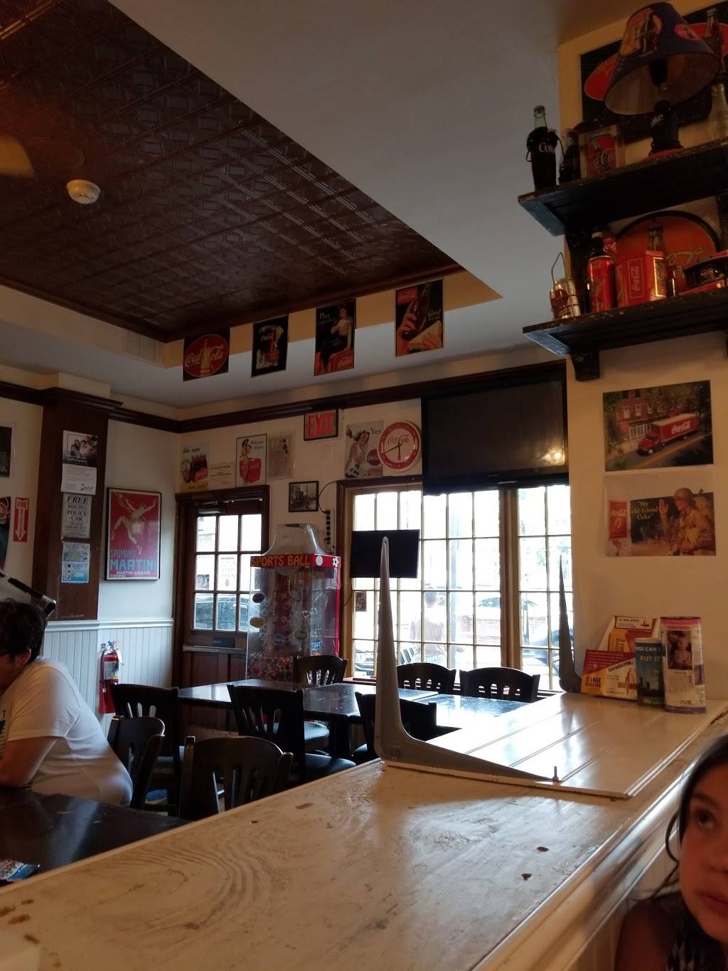 Slices | restaurant | 14 Main St, Hastings-On-Hudson, NY 10706, USA | 9144785600 OR +1 914-478-5600