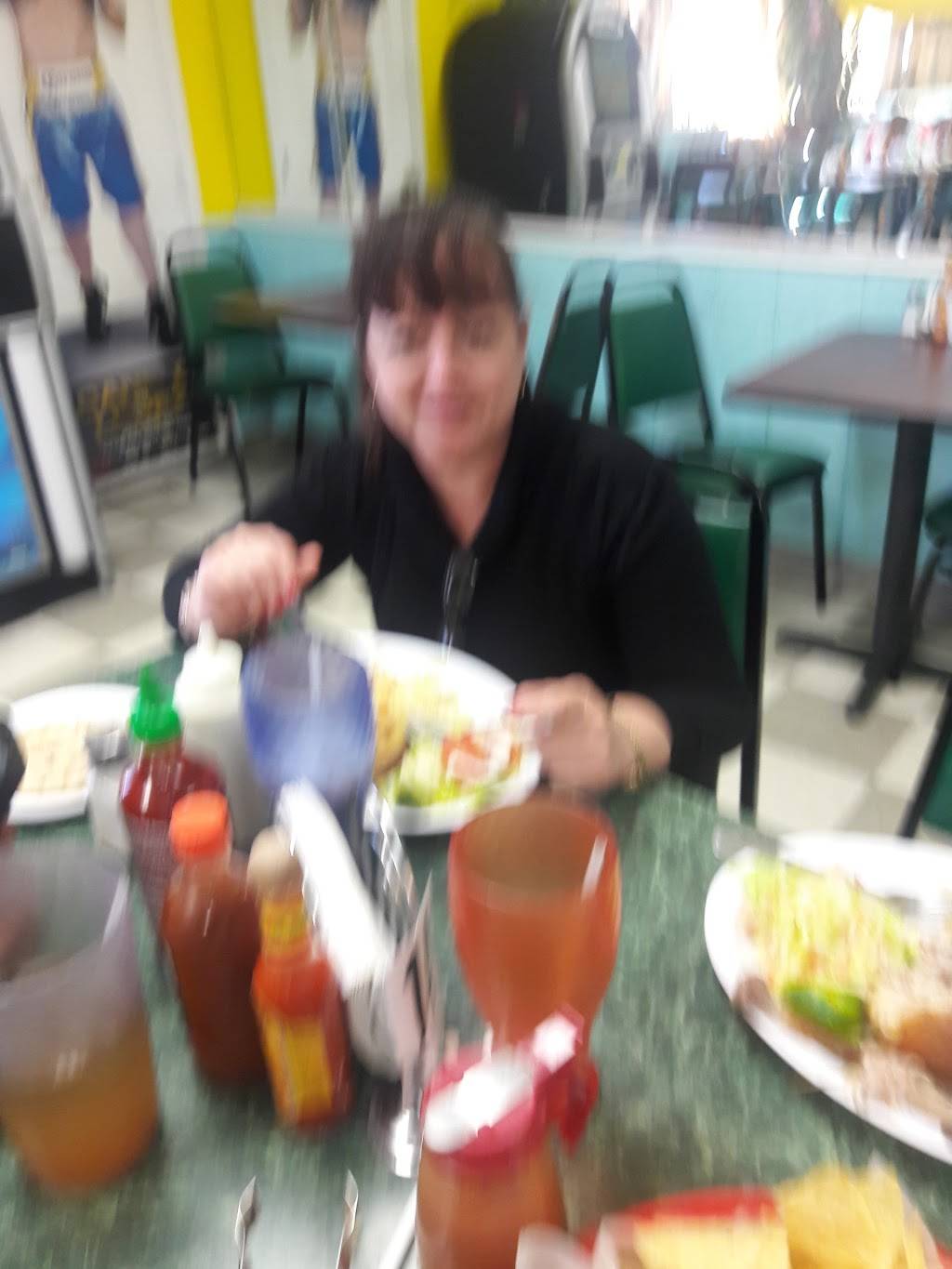 Antojitos Salvadoreños | restaurant | 6481 S Gessner Rd, Houston, TX 77036, USA | 7139881703 OR +1 713-988-1703