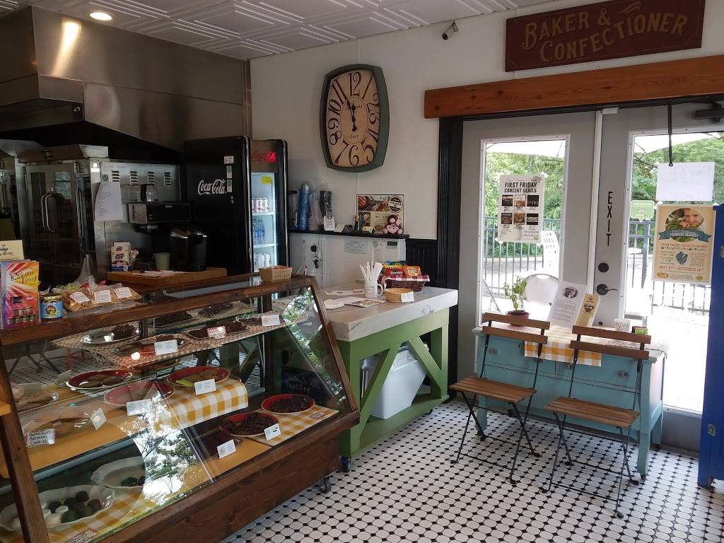 Corner Kitchen | restaurant | 270 W Main St, Dahlonega, GA 30533, USA | 7068642256 OR +1 706-864-2256