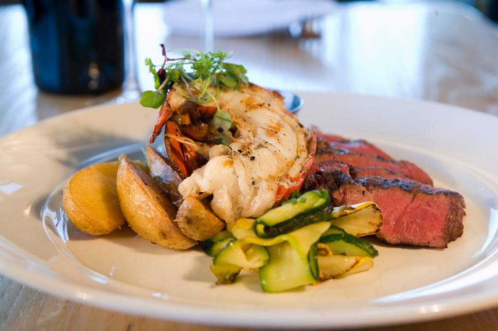 Moonraker | restaurant | 105 Rockaway Beach Ave, Pacifica, CA 94044, USA | 6505577025 OR +1 650-557-7025