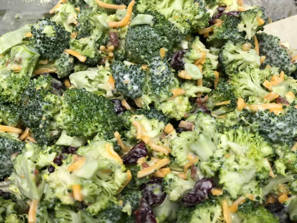 Daves BBQ & Smokehouse | restaurant | W Main St, West Frankfort, IL 62896, USA | 6183700600 OR +1 618-370-0600