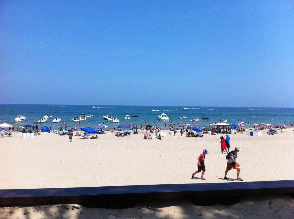 Wells Street Beach Inc. | restaurant | 9501 Lake Shore Dr, Gary, IN 46403, USA | 2199388275 OR +1 219-938-8275