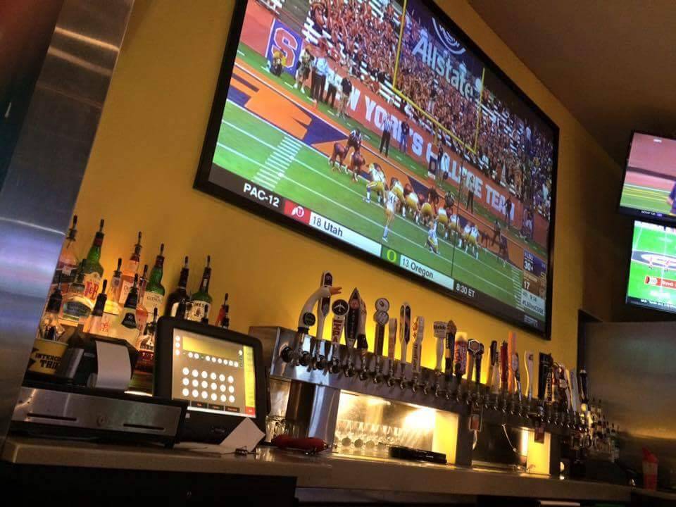 Buffalo Wild Wings | restaurant | 2948 Interstate 45 N #500, Conroe, TX 77303, USA | 9367609995 OR +1 936-760-9995