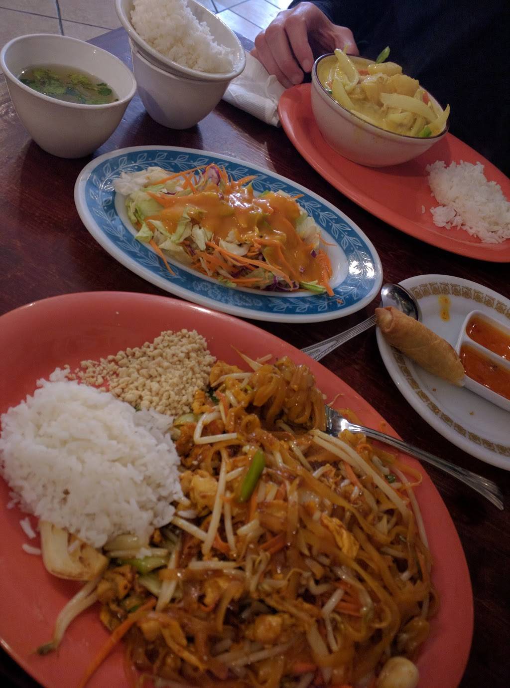 Thai Palms Restaurant | restaurant | 12070 Palm Dr, Desert Hot Springs, CA 92240, USA | 7602883934 OR +1 760-288-3934