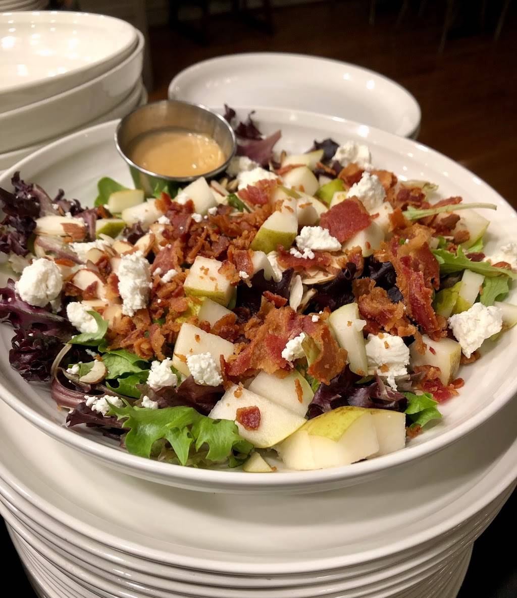 UNION STRAW | restaurant | 8 Mechanic Street Parking & Entrance Located Between 17 &, 21 Bird St, Foxborough, MA 02035, USA | 7742153377 OR +1 774-215-3377