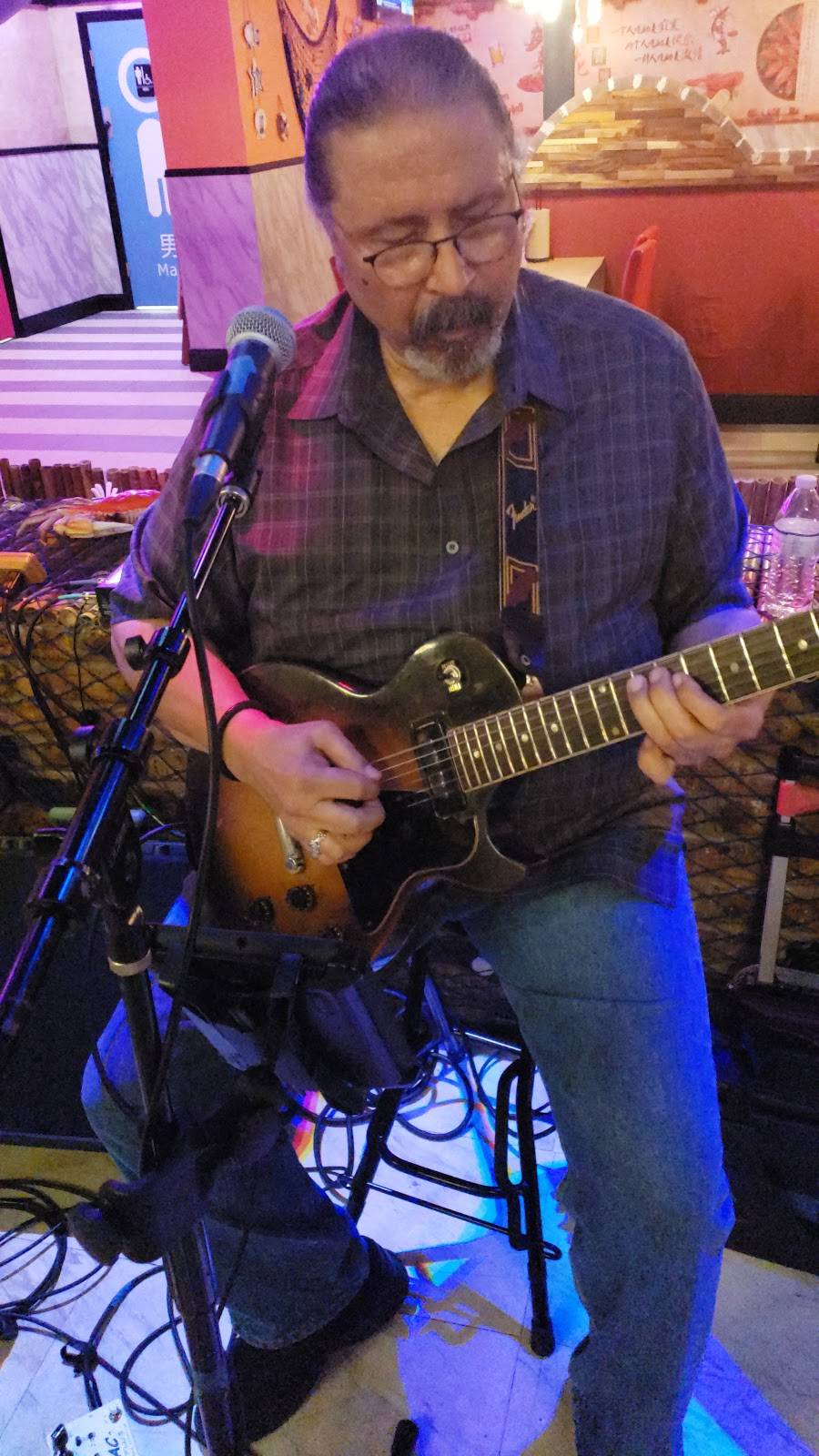 Shantels Lounge | restaurant | 5422 NW 7th Ave, Miami, FL 33127, USA | 3057516752 OR +1 305-751-6752