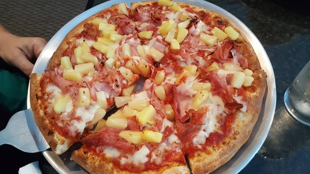 Capozios | restaurant | 13982 Red Arrow Hwy, Harbert, MI 49115, USA | 2694694001 OR +1 269-469-4001