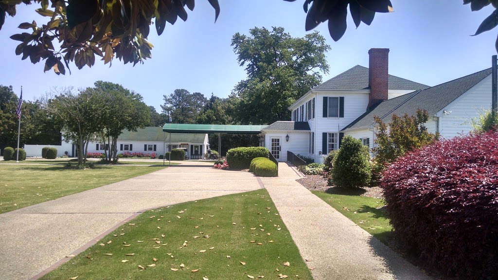 Indian Creek Yacht & Country Club | restaurant | 362 Club Dr, Kilmarnock, VA 22482, USA | 8044351340 OR +1 804-435-1340