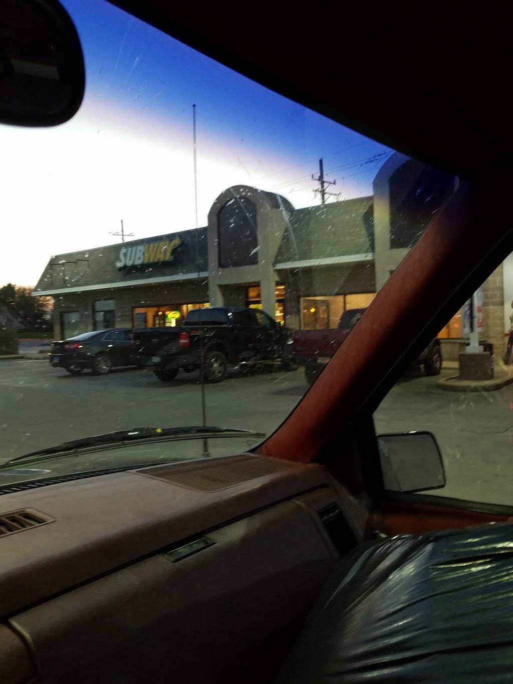 Subway Restaurants | restaurant | 809 N Dixie Hwy, Momence, IL 60954, USA | 8154722900 OR +1 815-472-2900