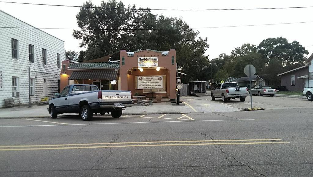 Bar-B-Que Station #1 Independence | restaurant | 563 W Railroad Ave, Independence, LA 70443, USA | 9858783747 OR +1 985-878-3747