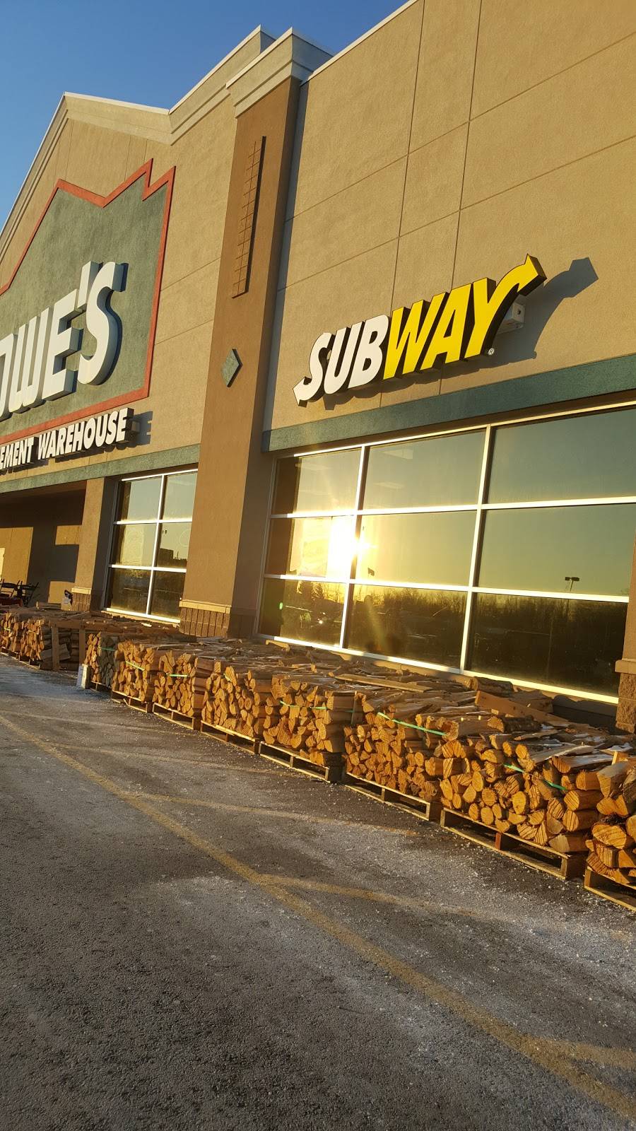 Subway | meal takeaway | 7959 McLeod Rd, Niagara Falls, ON L2H 0G5, Canada | 9053540009 OR +1 905-354-0009