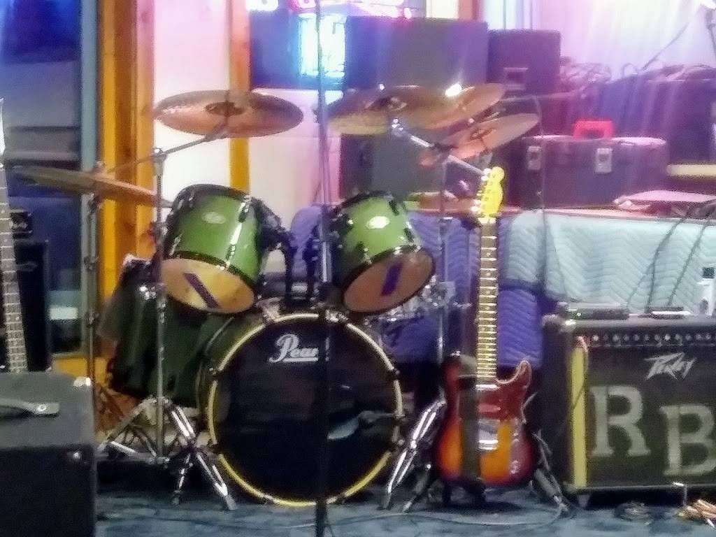 Fondales Tavern 2 | restaurant | 203 Water St, Duncan Falls, OH 43734, USA | 7403033220 OR +1 740-303-3220