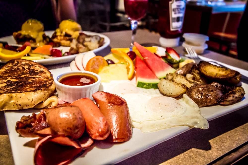 Cest Belge | restaurant | 246 Rue Robinson S, Granby, QC J2G 7M6, Canada | 4507777676 OR +1 450-777-7676