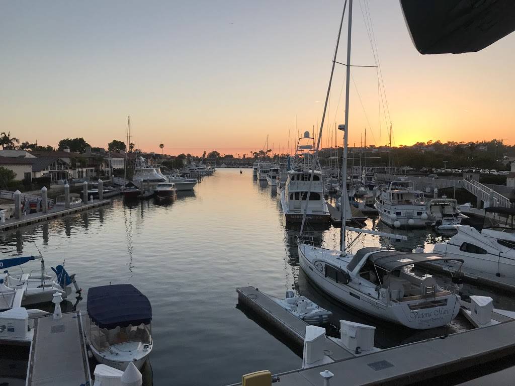 Tavern House Kitchen + Bar | restaurant | 333 Bayside Dr, Newport Beach, CA 92660, USA | 9496738464 OR +1 949-673-8464