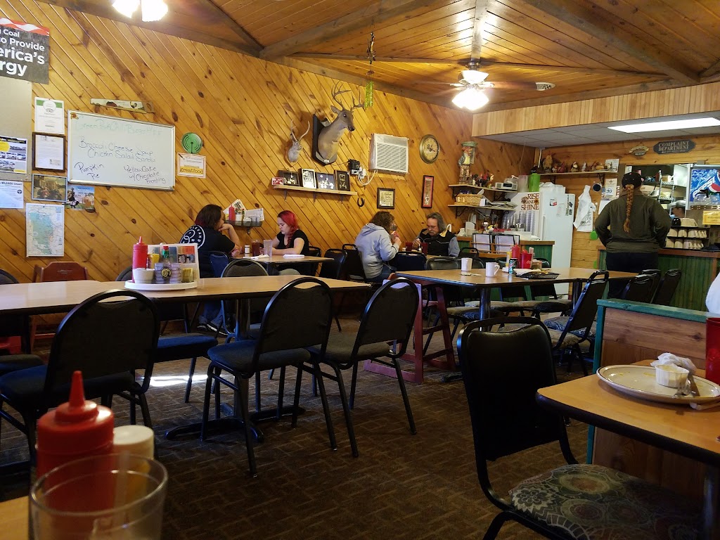 Curleys Que Diner | restaurant | 207 W Main St, Newcastle, WY 82701, USA | 3077462905 OR +1 307-746-2905