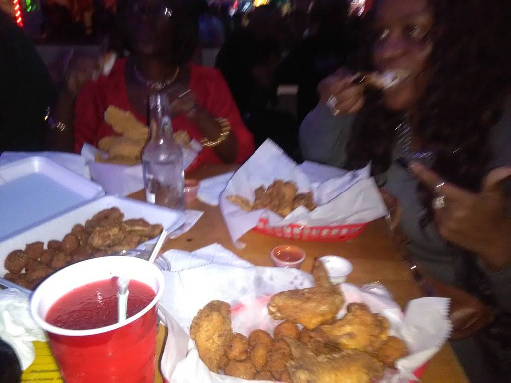 Rubes Bar & Grill | restaurant | 1117 N Chevrolet Ave, Flint, MI 48504, USA | 8103912951 OR +1 810-391-2951