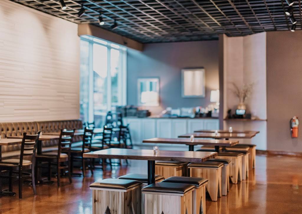 MORA Asian Kitchen | restaurant | 201 Harrison St, Oak Park, IL 60304, USA | 7086134546 OR +1 708-613-4546