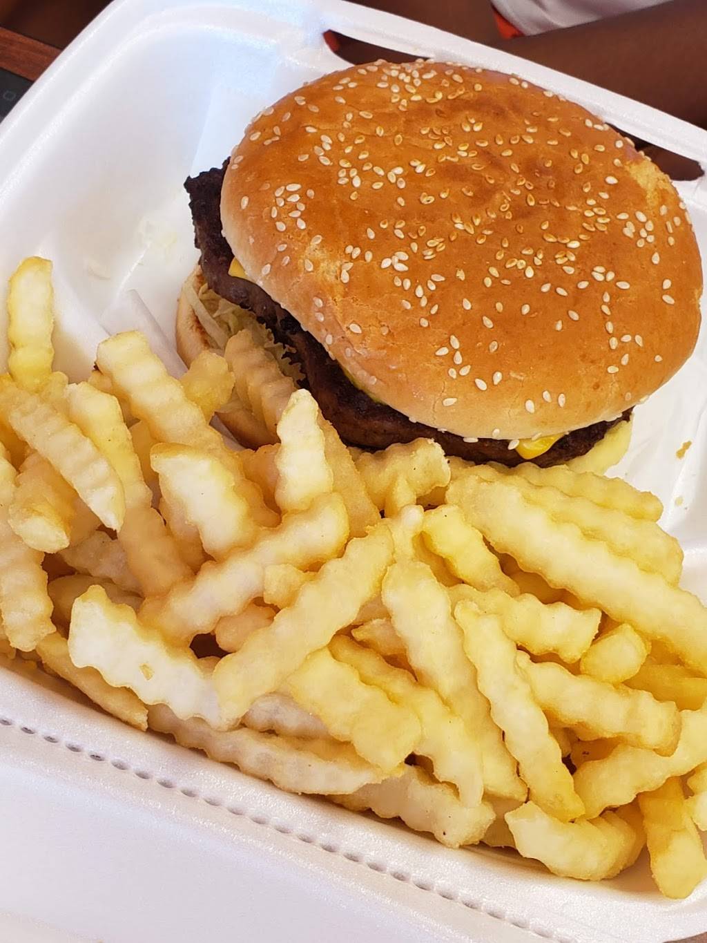 American Deli | restaurant | 854 Cleveland Ave #1000, East Point, GA 30344, USA | 4047667889 OR +1 404-766-7889