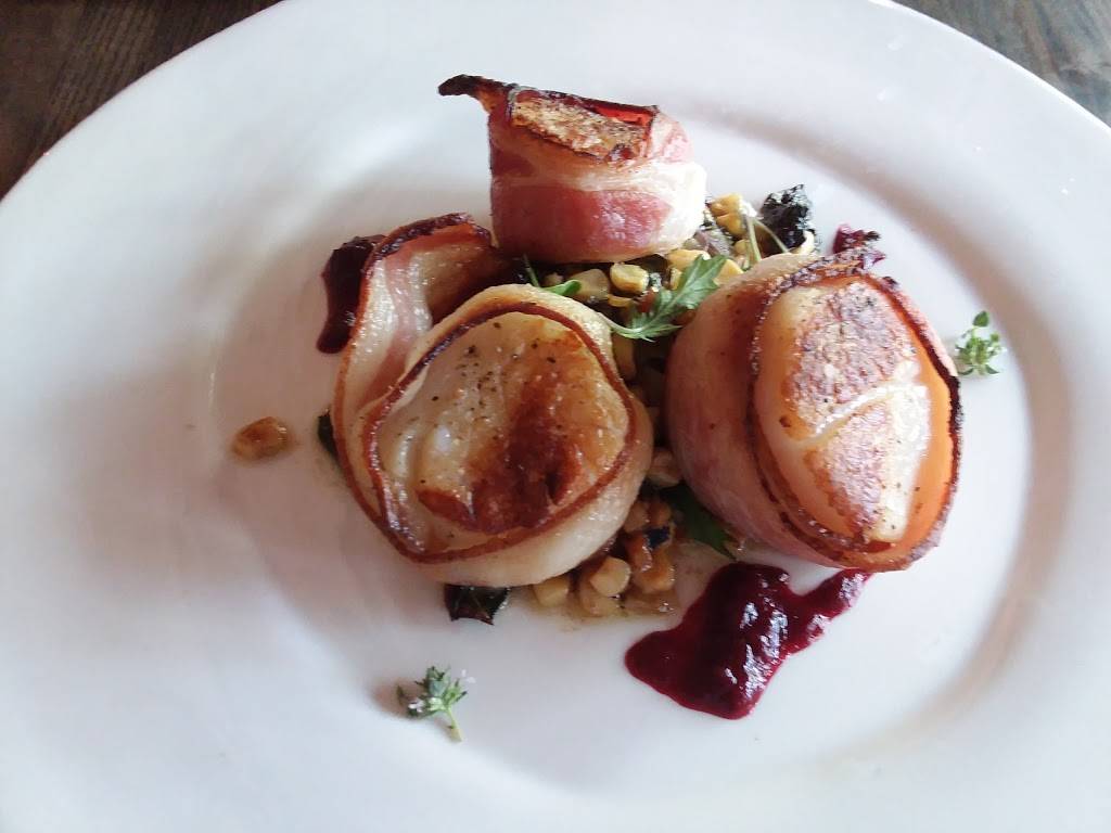 Dancing Bear Appalachian Bistro | restaurant | 137 Apple Valley Way, Townsend, TN 37882, USA | 8653362138 OR +1 865-336-2138