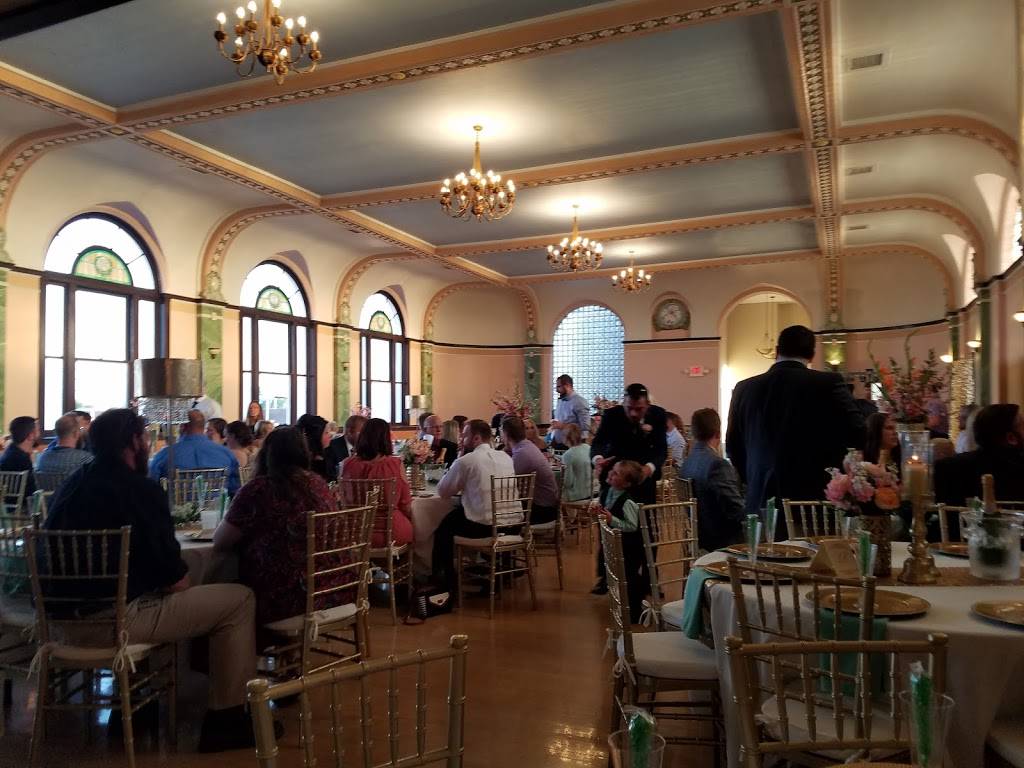 The Grotto | restaurant | 115 S Washington St, Carbondale, IL 62901, USA | 6185496400 OR +1 618-549-6400