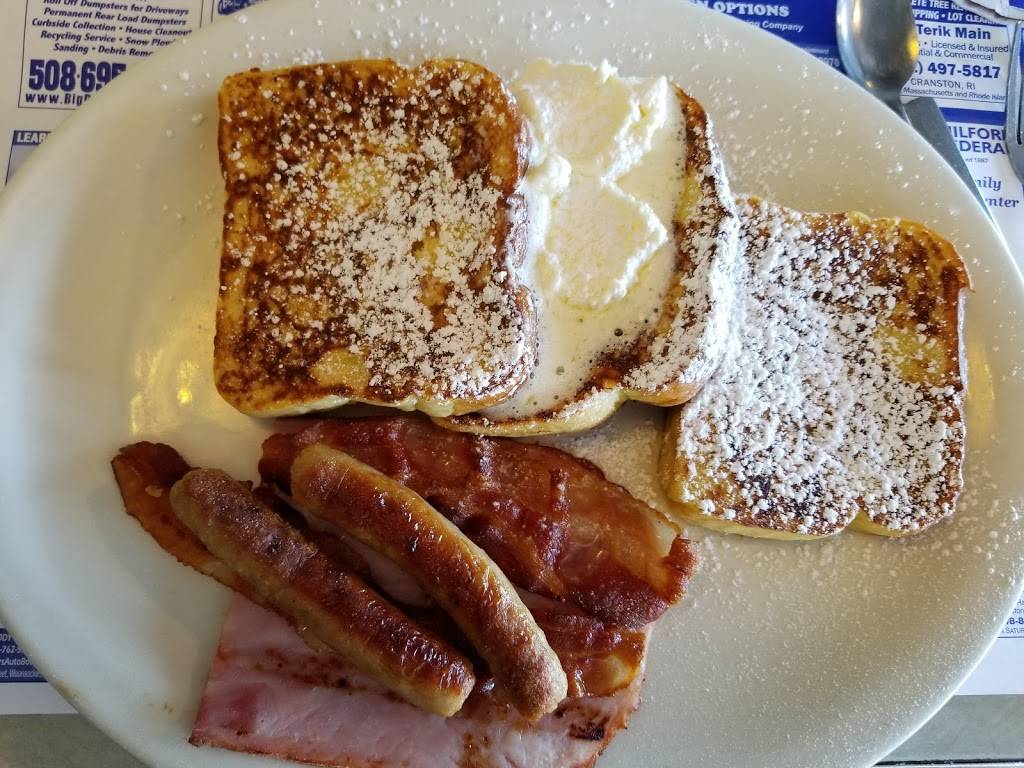 Patriots Diner | restaurant | 65 Founders Dr, Woonsocket, RI 02895, USA | 4017656900 OR +1 401-765-6900